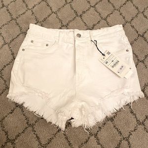 White high waisted Zara shorts